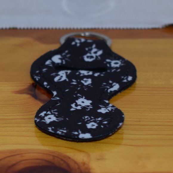 Chapstick Lip Balm Holder Keychain Black & White Floral Flower Design Style - Picture 5 of 6